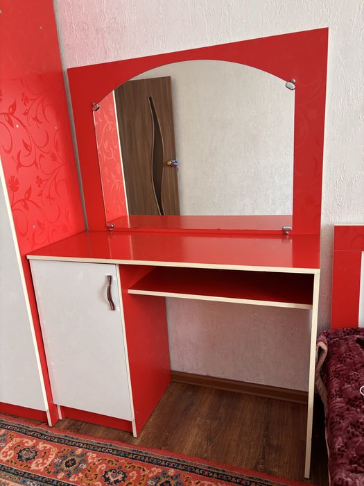 Спальный гарнитур