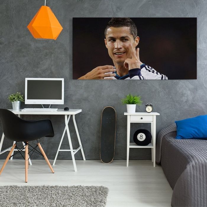 Tablou Cristiano Ronaldo fotbalist alb maro pentru living, birou.
