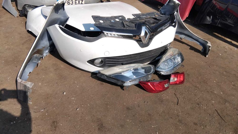 Bara fata Renault Clio 4 an 2015