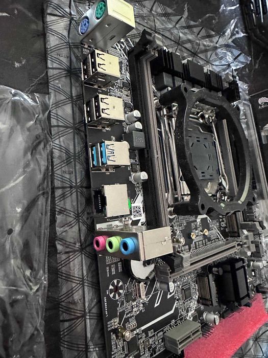 Комплекты х99 + 2682v4 - 16 ядер 32 потока + куллер