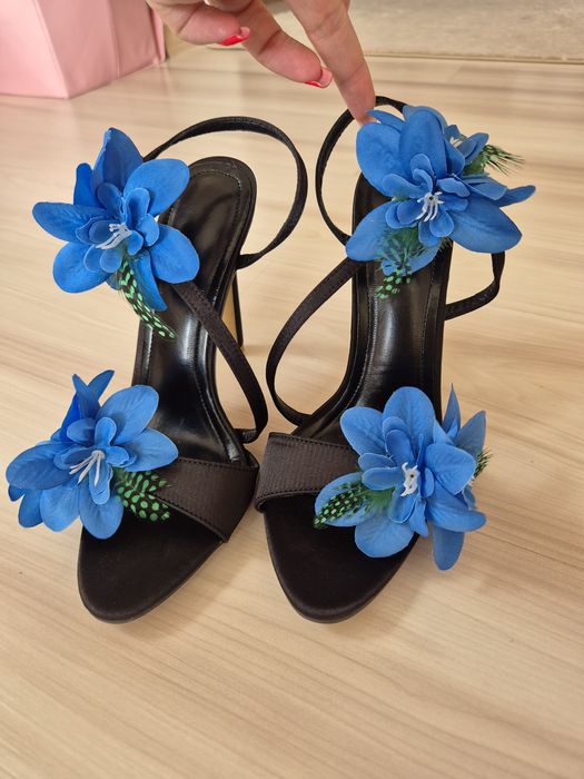 Дамски сандали с цветя