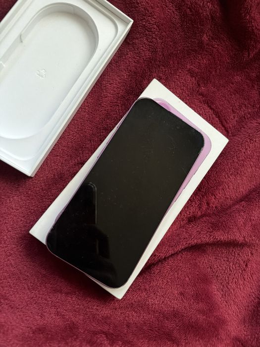 Продавам iphone 16 128 gb