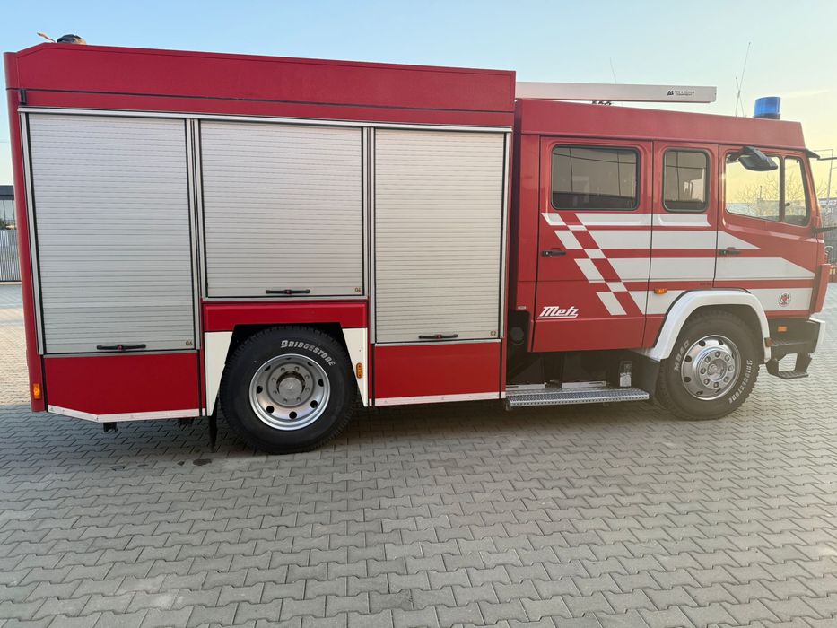 Mașina de Pompieri Mercedes, echipata și înmatriculată, 3000 Litri