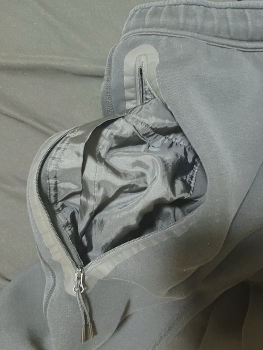 Nike tech fleece L