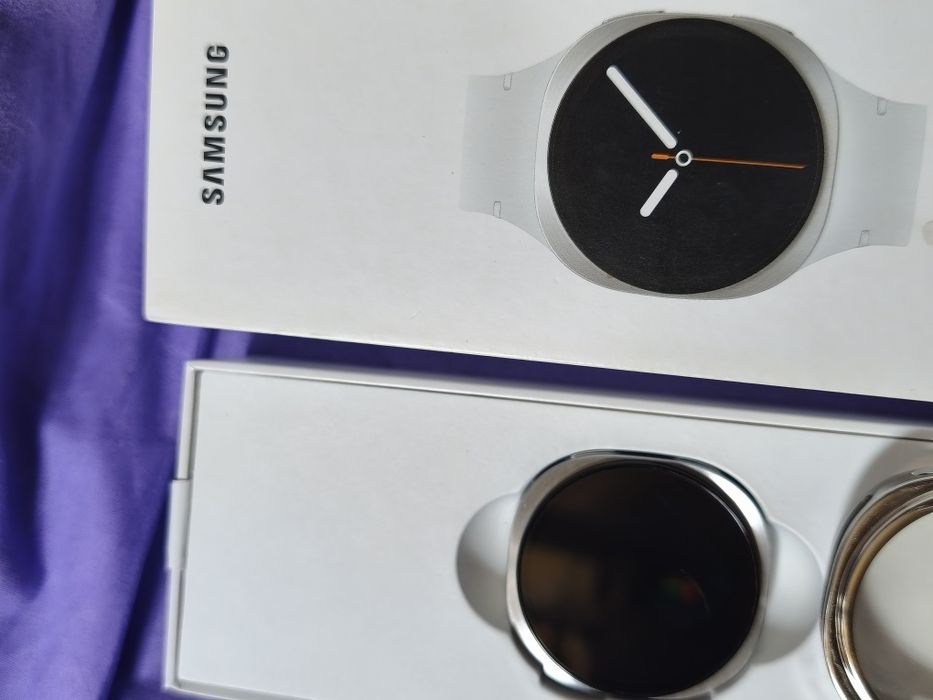 Galaxy Watch8 (Bluetooth, 40 мм)
Серебрянный
SM-L320NZSACIS