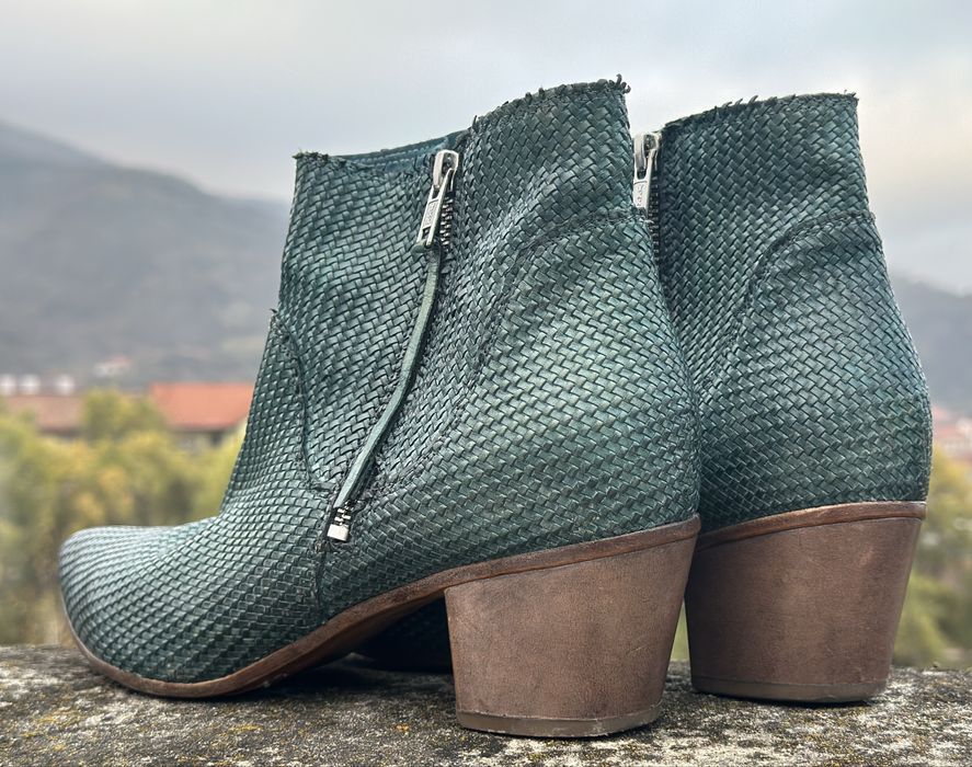 Euc Moma Woven leather double zip ankle booties 40o