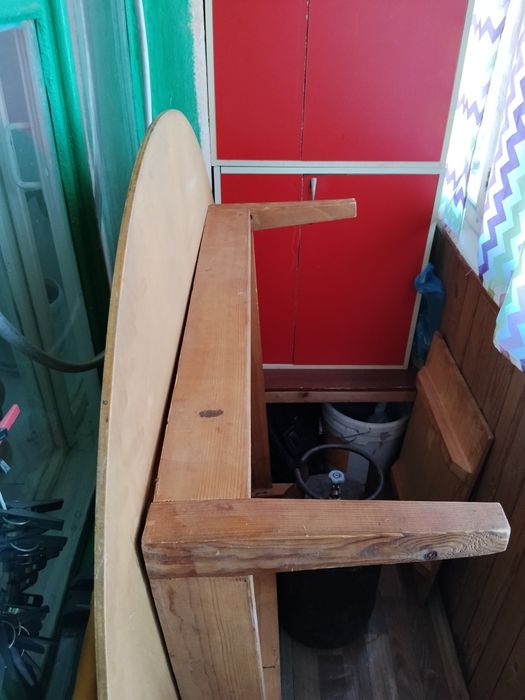 Продам круглый стол