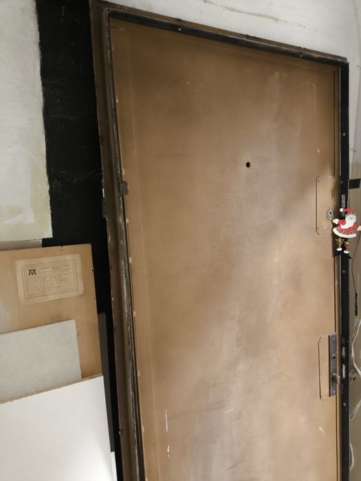 Входна врата с рамка