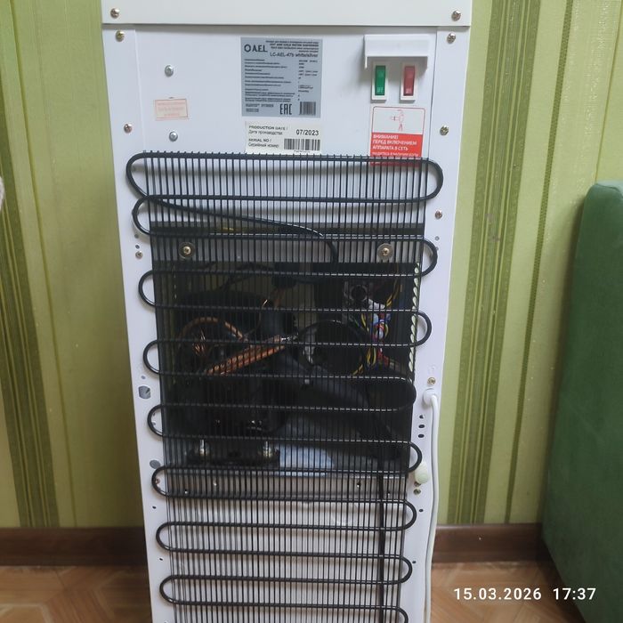 Кулер для воды  A.E.L