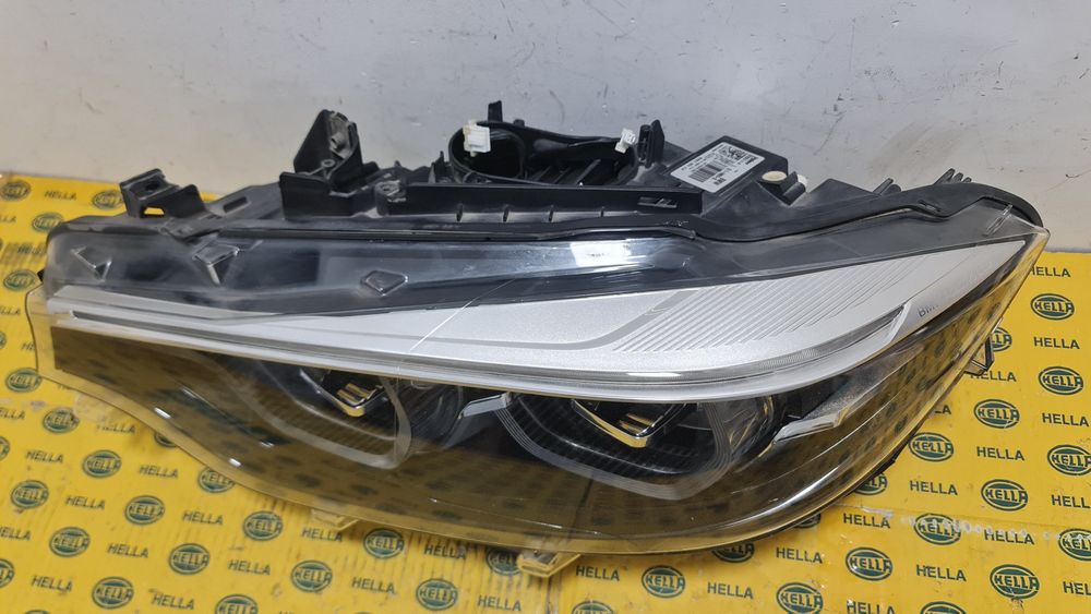 Far full led adaptiv BMW 4 F32 F33 F36 M4 lci facelift 7498919 icon