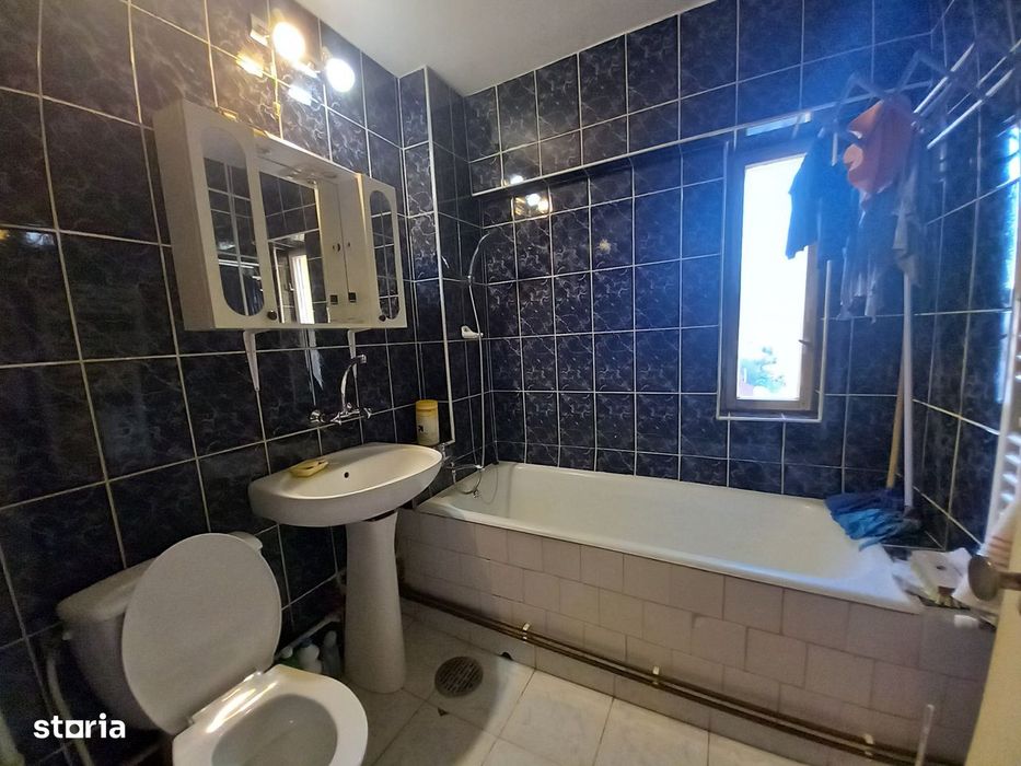 Bd. Traian - Clinica Sante, apartament 3 camere, decomandat!