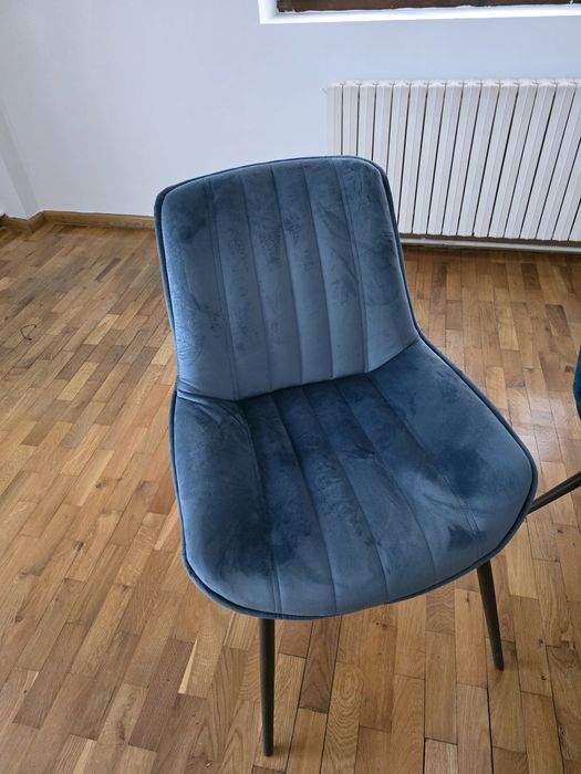 Scaune catifea verzi albastre si roz