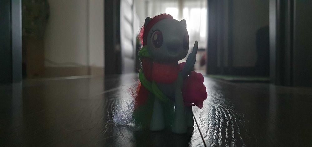 set 8 ponei plastic cu cutie plastic