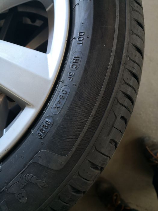 215 55 17 цола нови гуми Michelin dot 26