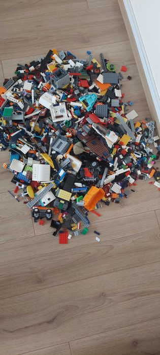 Lego -aproximativ 6 kg de lego,stare foarte buna- Locatie Ploiesti