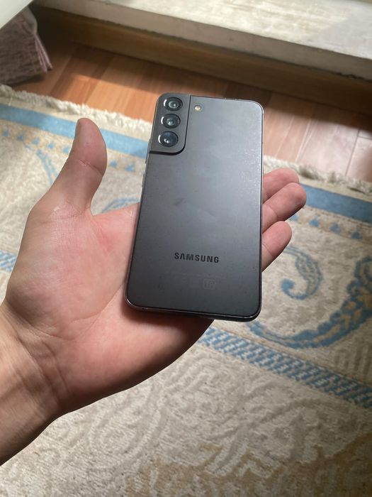 Samsung s22.  128g