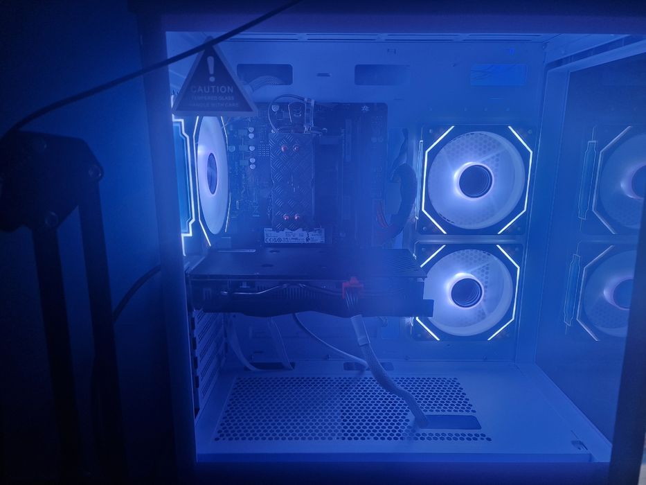 Продавам pc gaming