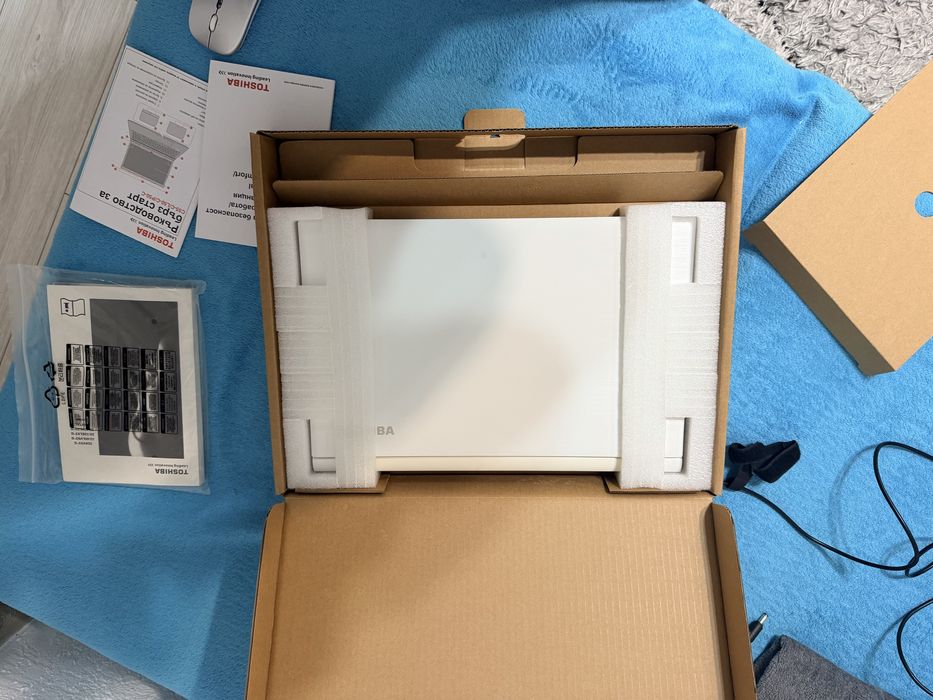 Продавам лаптоп Toshiba.