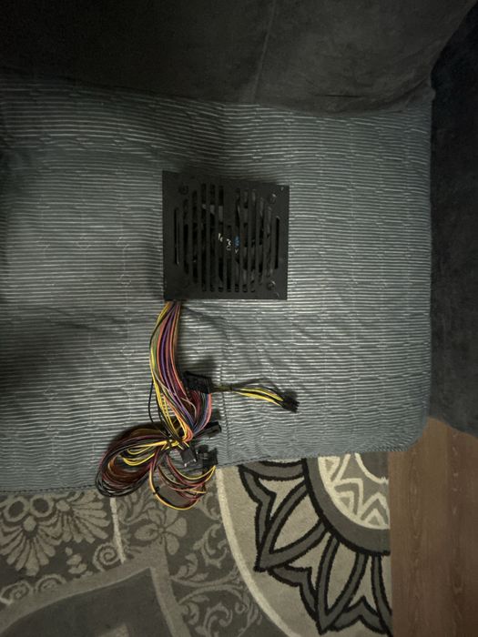 Продам блок питания aero cool на 450 ват vx plus