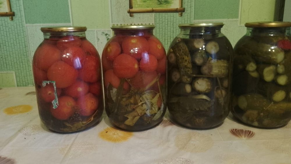 Продам соленья огурцы помидоры