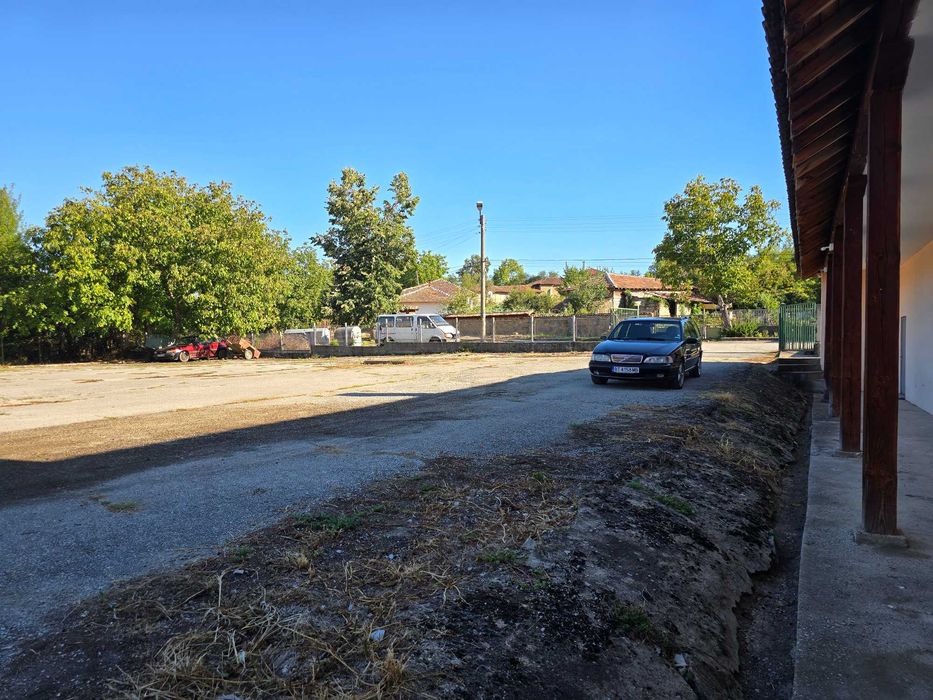 Имот за производство или складова база 2 имота в с. Церова кория