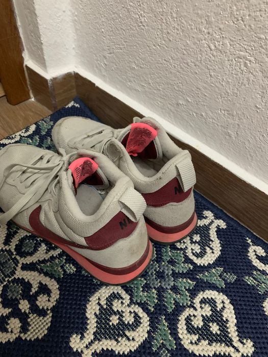 Adidasi Nike dama 38.5