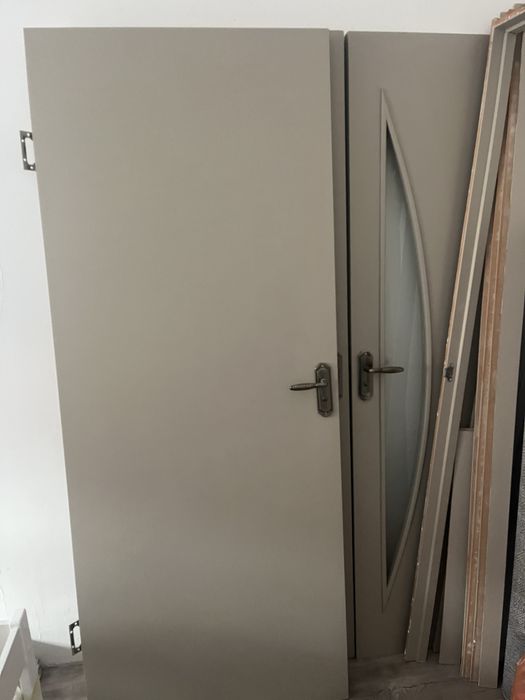 Продам меж комнатные двери