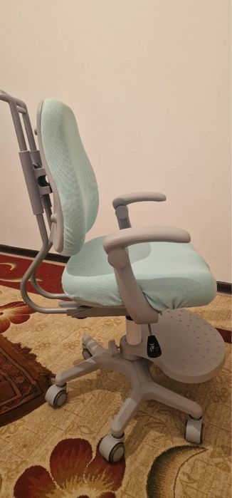 продам кресло детское анотамическое