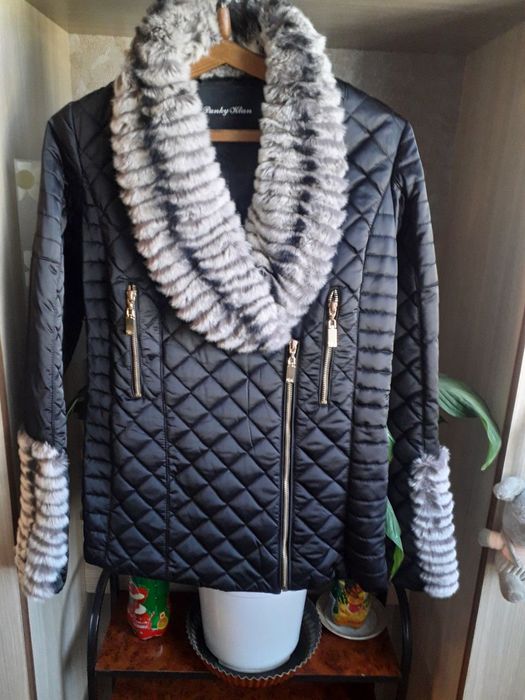 Продается женская куртка