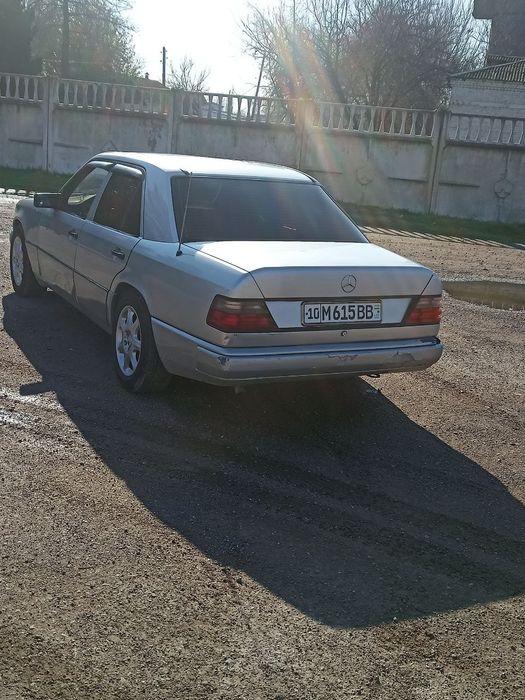 Mersedens Bens 124  metan 2.3 l motor