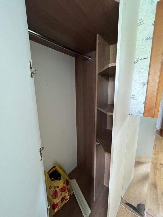 Продам угловую прихожую.