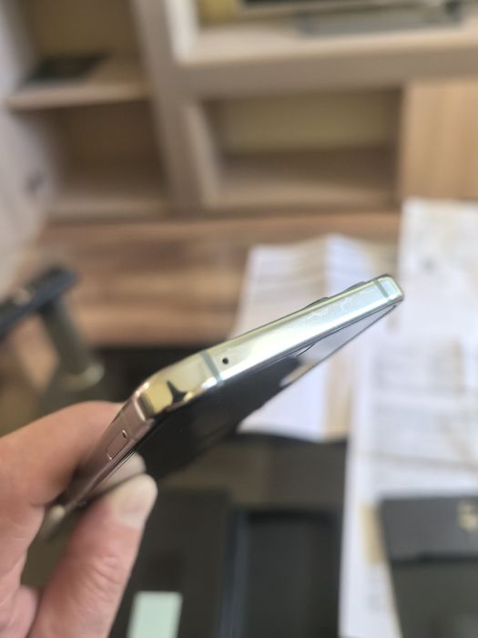 Samsung z flip 5 256G.