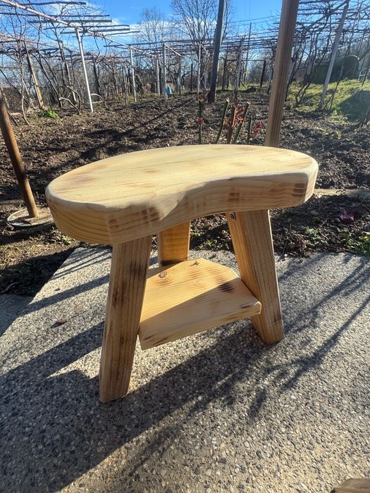 Дървено столче, маса, гега, ограда