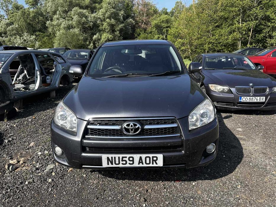 Продава се на части: Toyota RAV4 2.2 D-4D 2011