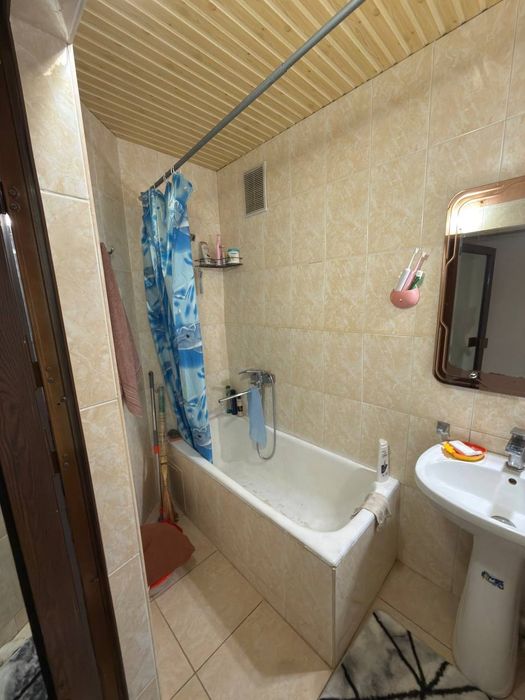 Чилонзор 26кварталда Уй сотилади срочно