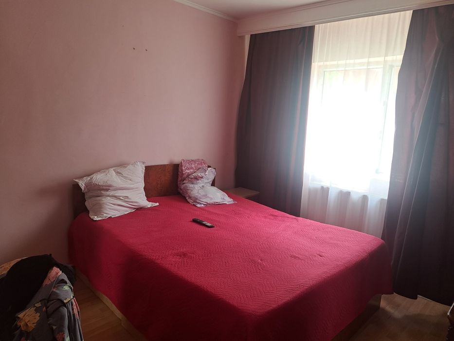 Apartament de vanzare -4 camere,decomandat ,zona Tomis 3