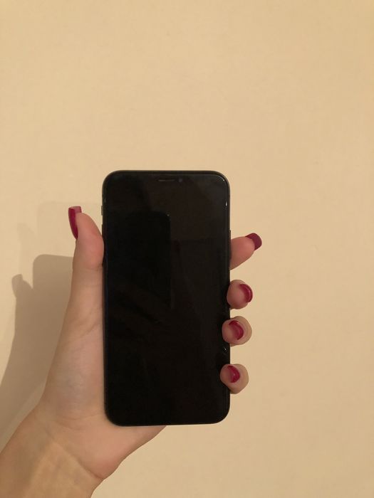 IPhome x черного цвета