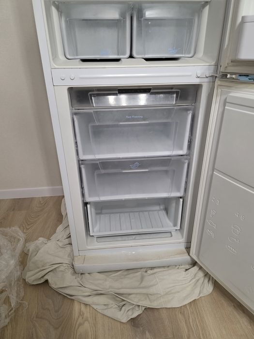 Холодильник Indesit SB 200