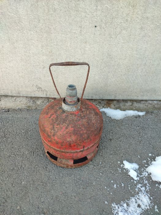 Маленький газ балон.