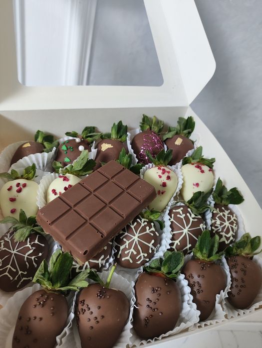 Клубника в шоколаде продаю