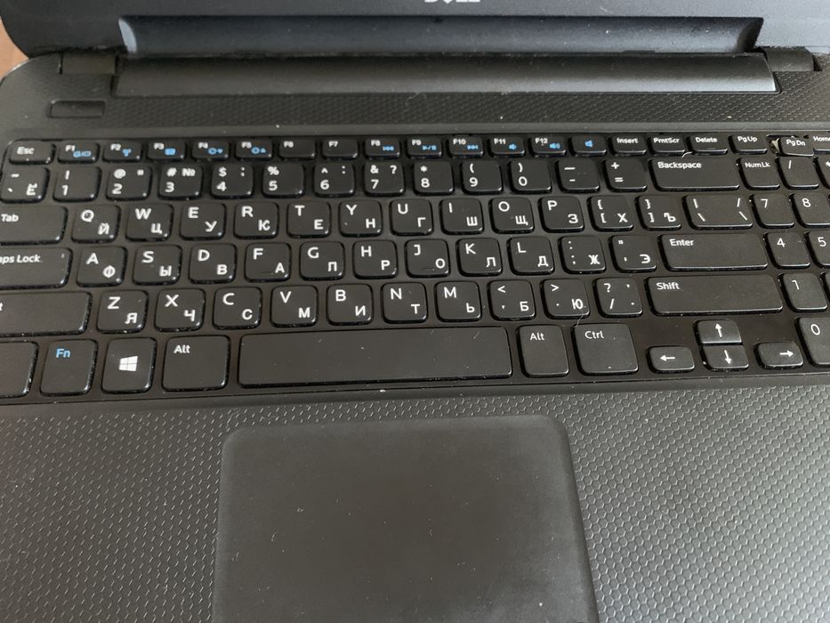 Ноутбук DELL в хорошем  состоянии