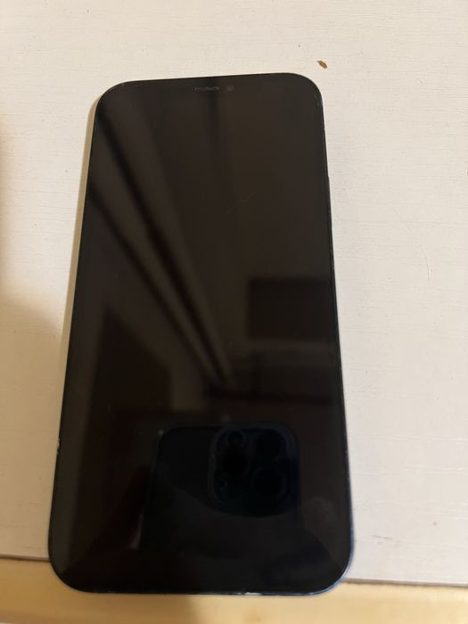 iphone 12   functional cu spate spart