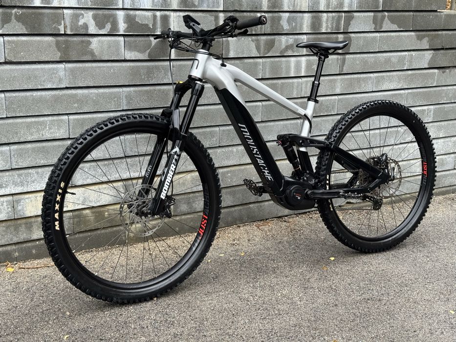 Електрически велосипед , E-bike MOUSTACHE TRAIL 5( M размер)
