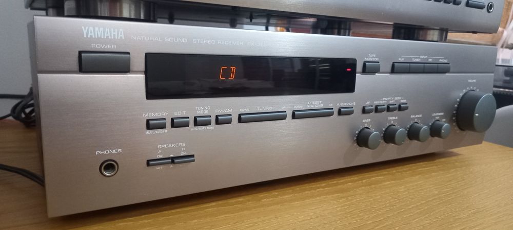 Amplificator yamaha Rx 385 rds