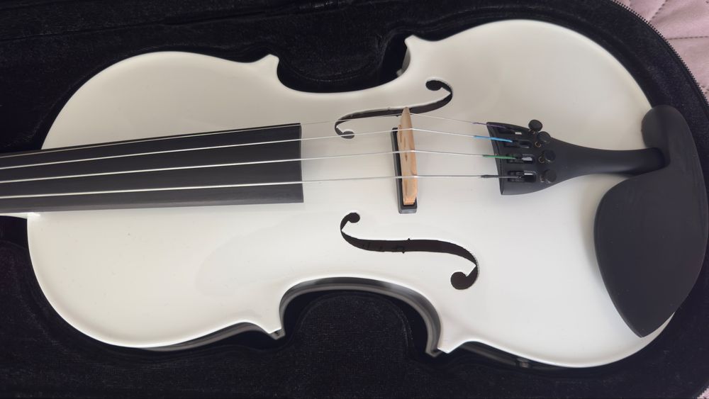 Електроакустична цигулка Harley Benton HBV, 800VW 4/4