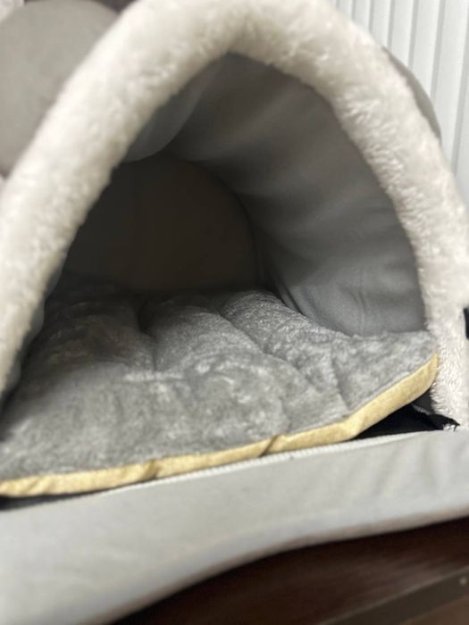 Лежак для кошек.