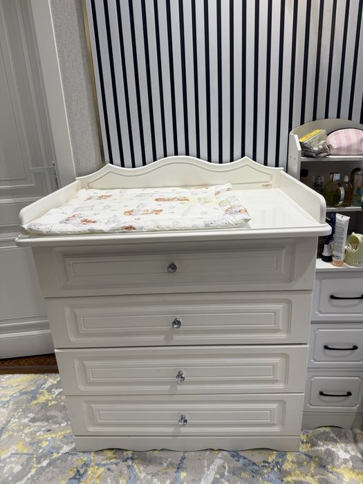 Детский комод со встроенным пеленальным столиком