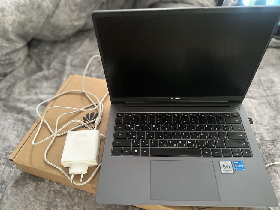 HUAWEI matebook D 14