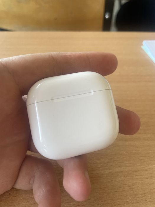 Продам AirPods 4 ANC