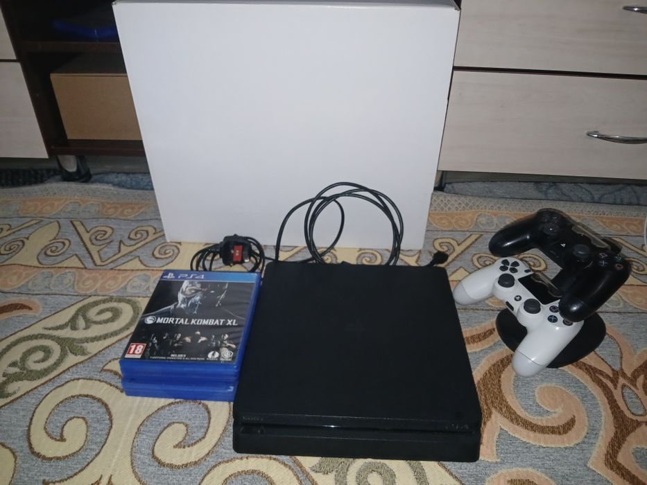 Sony PlayStation 4 Slim 2 игры на диске в идеале